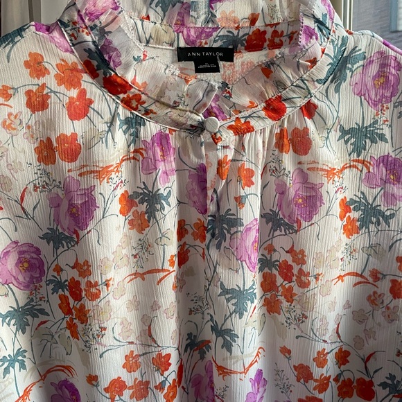 Womens Ann Taylor ruffle split neck top Floral print top - Picture 6 of 16